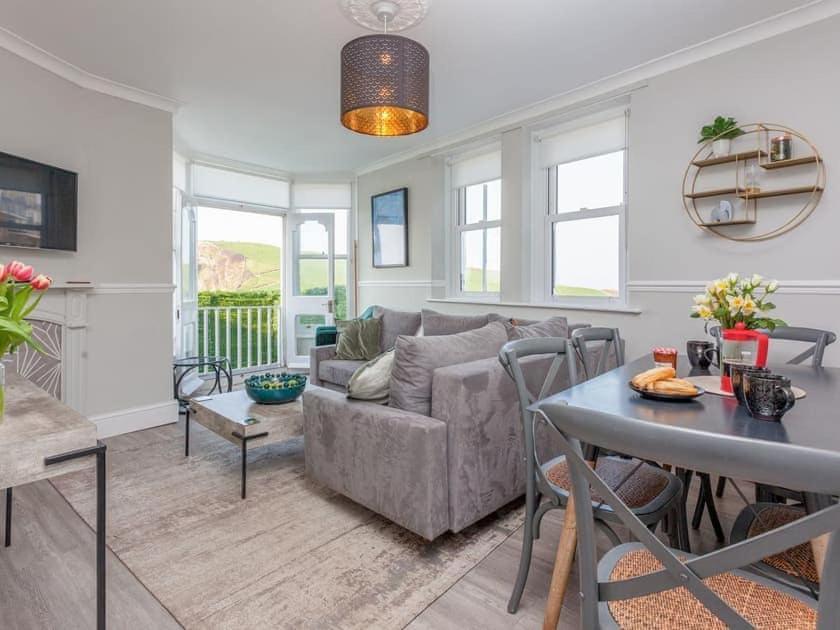 2Thevilla - Great Views, 3 Bedrooms, Parking, Central Location 伊尔弗勒科姆 外观 照片