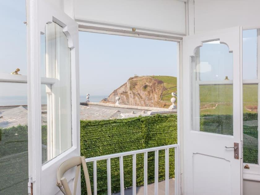 2Thevilla - Great Views, 3 Bedrooms, Parking, Central Location 伊尔弗勒科姆 外观 照片