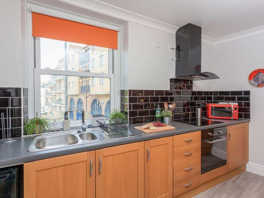 2Thevilla - Great Views, 3 Bedrooms, Parking, Central Location 伊尔弗勒科姆 外观 照片