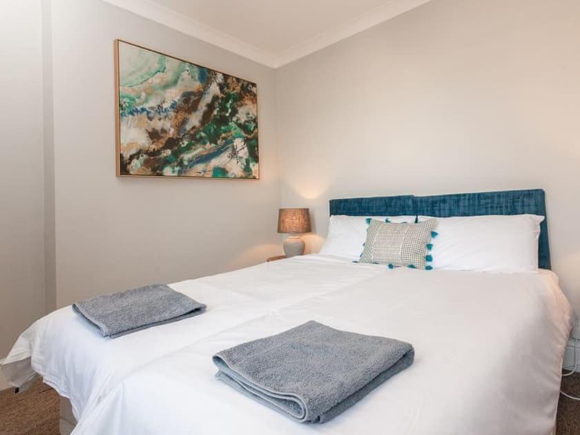 2Thevilla - Great Views, 3 Bedrooms, Parking, Central Location 伊尔弗勒科姆 外观 照片